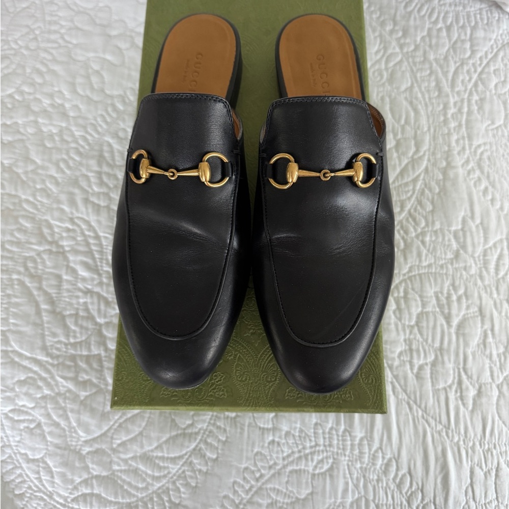 Gucci Black Leather Loafers with Gold Hardware